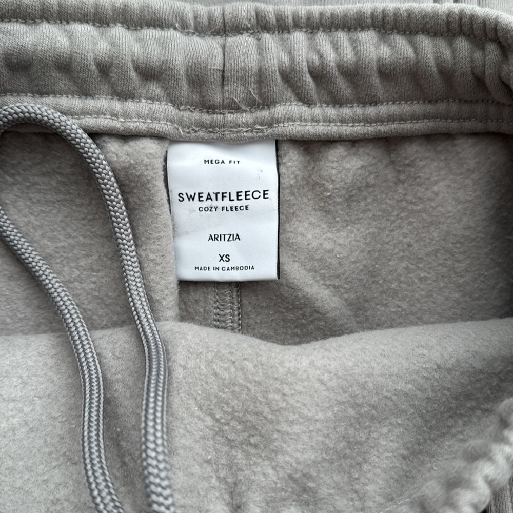 ARITZIA SET Ash gray sweat fleece cargo skirt and zip up hoodie set size xs - Picture 6 of 8